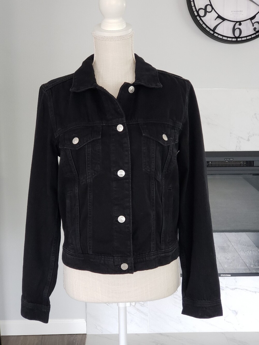 NWT American Eagle Black Denim Jacket with Silver Buttons Trucker Size M